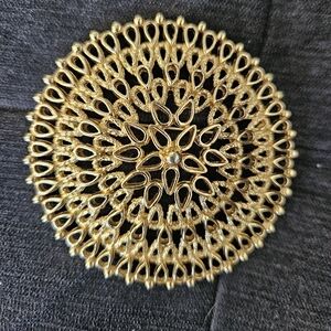 Elegant  Signed Sarah Coventry Gold Filigree Brooch. Made In Canada